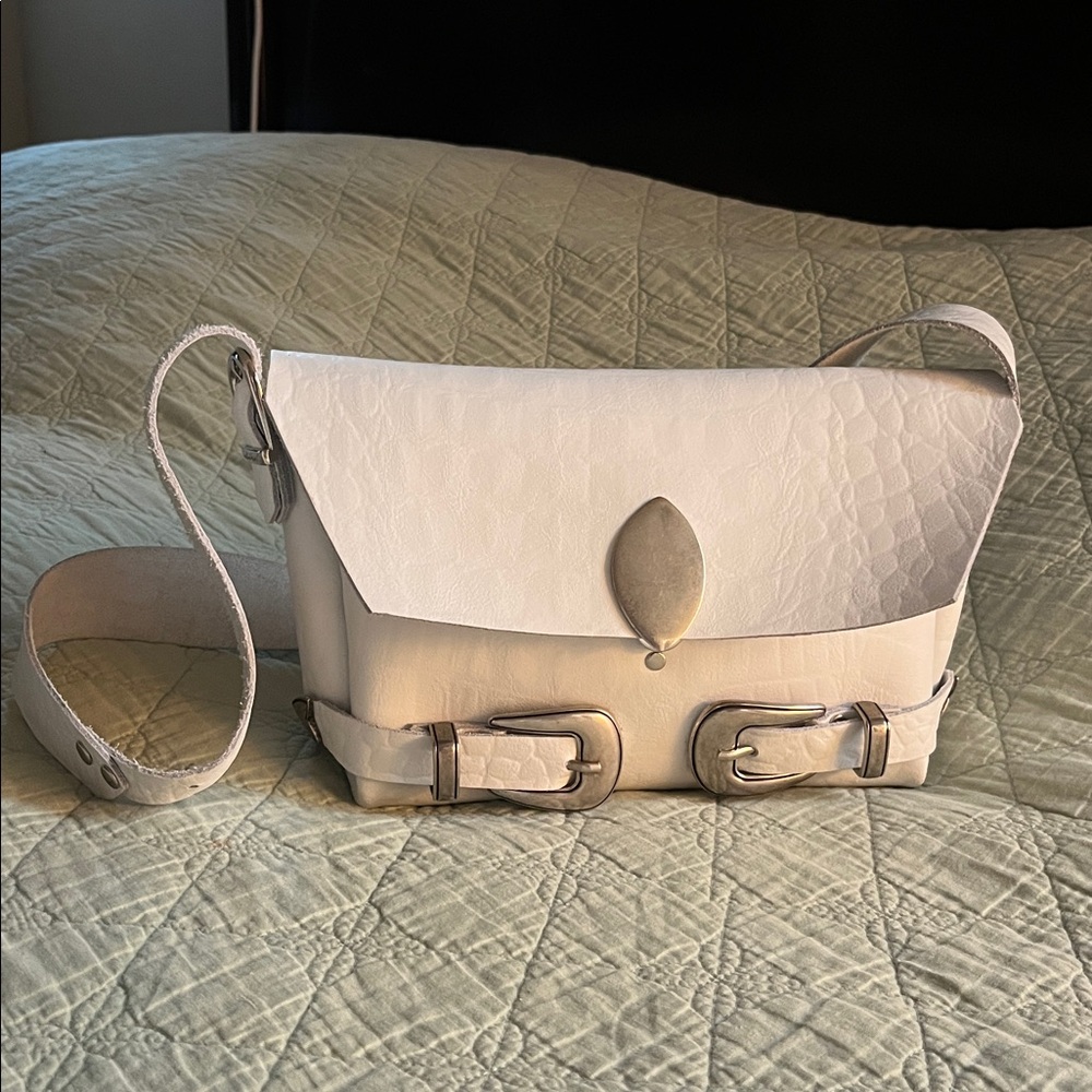 European leather bag, custom made “Bound” line